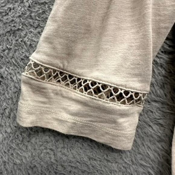 Belle Beach by Kim Gravel Large Beige V-Neck Top Lace Cut Out Beach Vacation - Picture 6 of 11